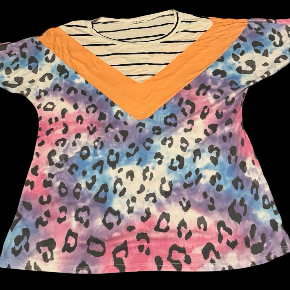 Vibrant Leopard Print Short Sleeve Top